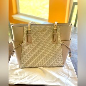 Micheal Kors Logo Tote